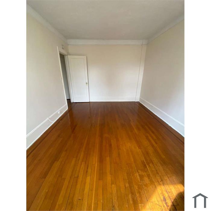 495 Van Cortlandt Park Ave